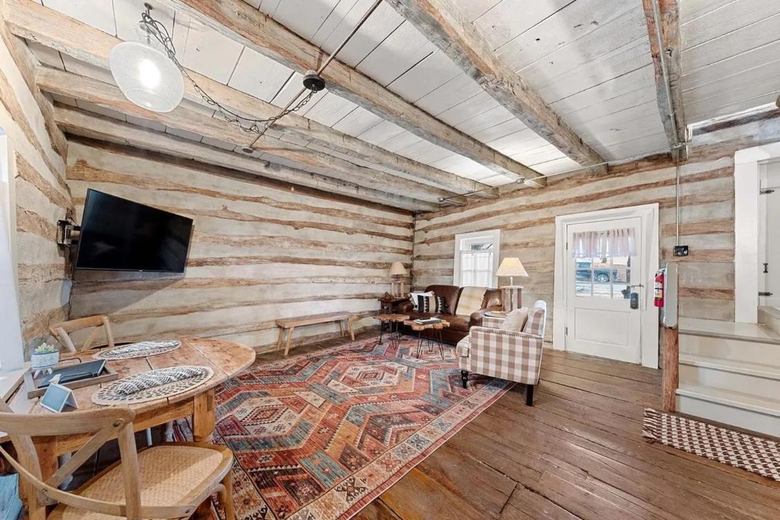 Rustic Augusta Cabin ภายนอก รูปภาพ