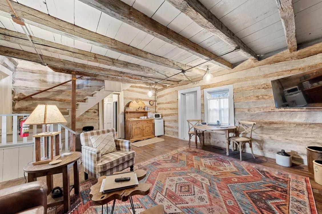 Rustic Augusta Cabin ภายนอก รูปภาพ